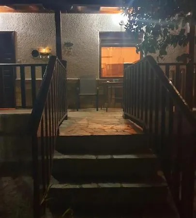 Family House With Garden In The Center Of בית נופש