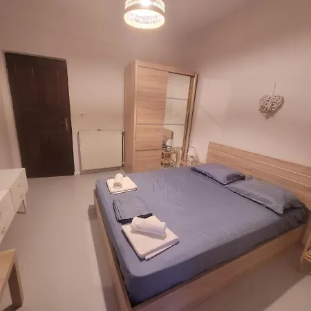 Holiday home Family House With Garden In The Center Of Polychrono