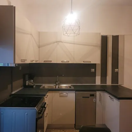 Family House With Garden In The Center Of בית נופש